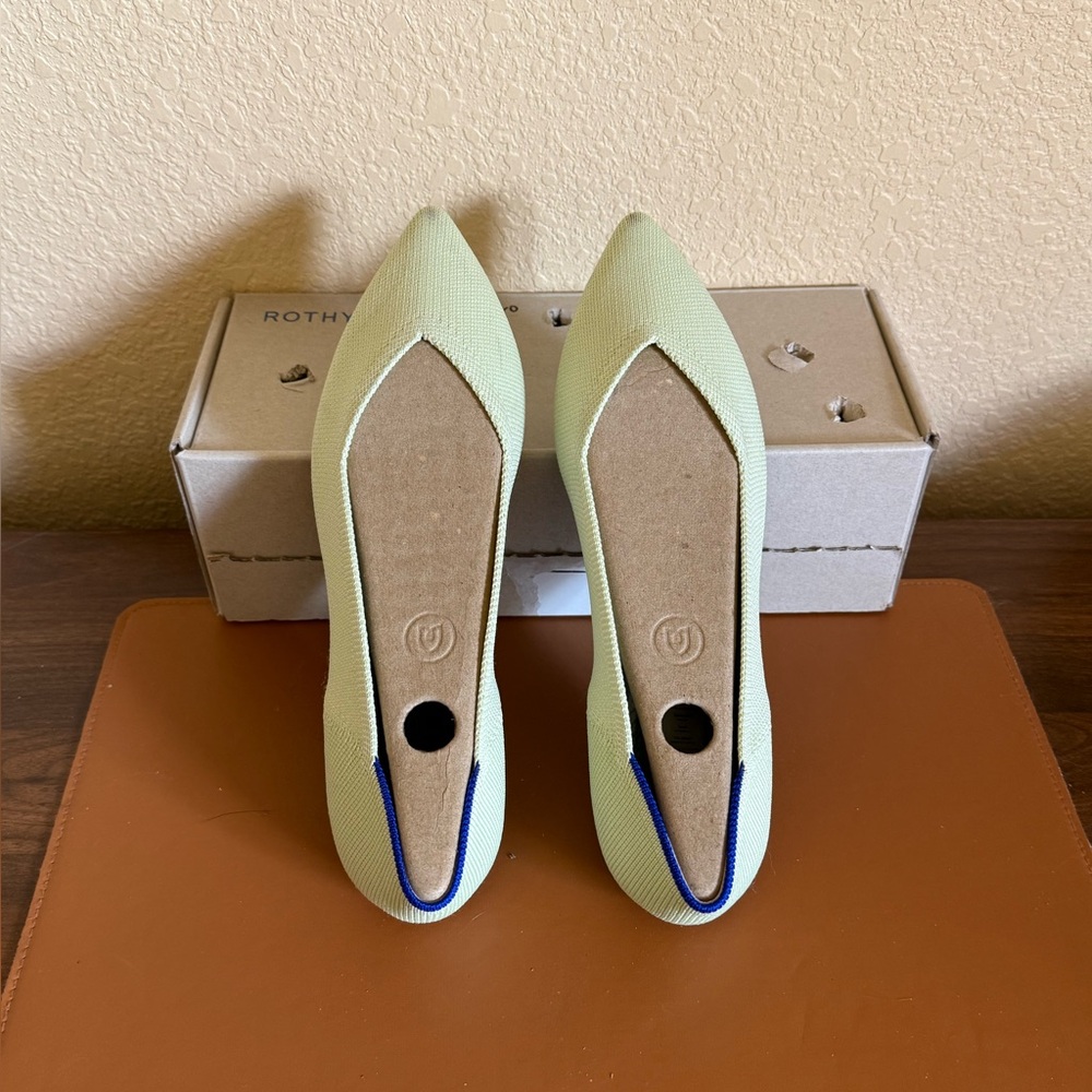 Rothy's Sour Apple Light Green Pointed Flats size 8